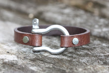 Load image into Gallery viewer, Stainless Steel Anchor Shackle - Piel Rustika