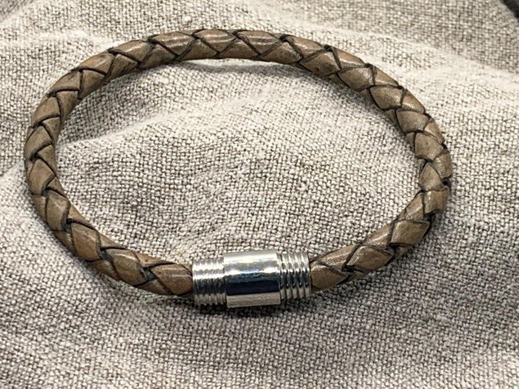 Stainless Steel Column - Piel Rustika