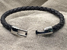 Load image into Gallery viewer, Stainless Steel Leather Cord - Piel Rustika