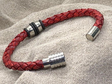 Load image into Gallery viewer, Stainless Steel Column With Single Charm - Piel Rustika