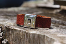 Load image into Gallery viewer, Carved Dots - Piel Rustika