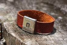 Load image into Gallery viewer, Carved Dots - Piel Rustika