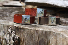 Load image into Gallery viewer, Carved Dots - Piel Rustika