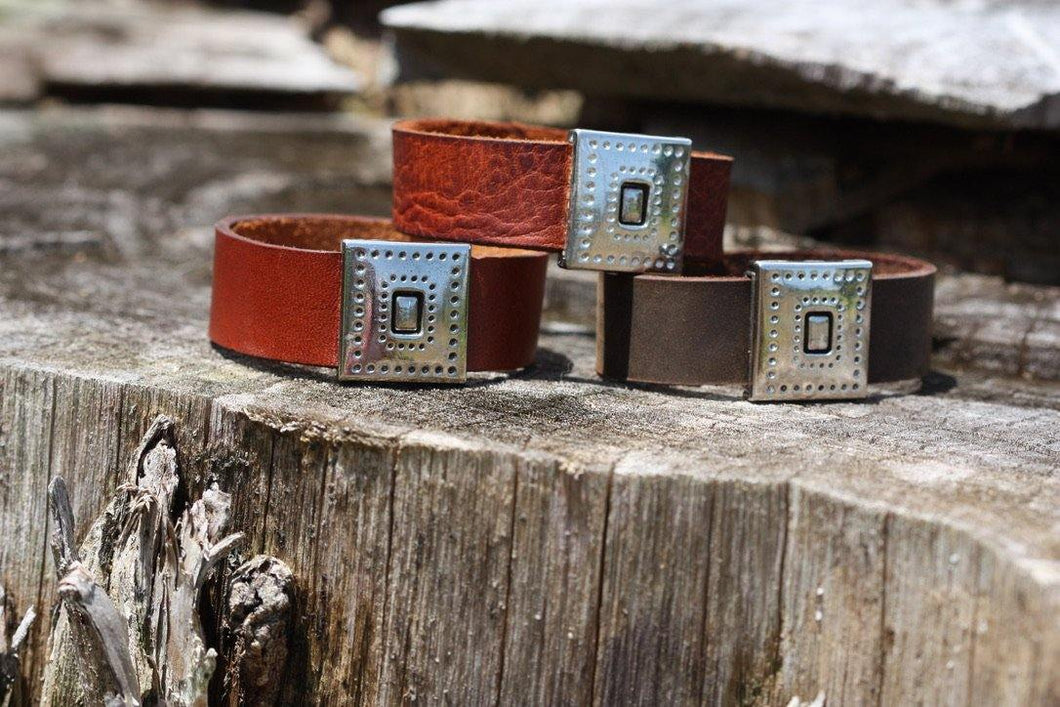 Carved Dots - Piel Rustika