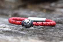 Load image into Gallery viewer, Bloom Charm - Piel Rustika