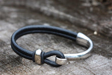 Load image into Gallery viewer, Half Cuff Hook - Piel Rustika