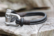 Load image into Gallery viewer, Maritime Stainless Steel Shackle - Piel Rustika