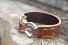 Load image into Gallery viewer, Wide Band Stainless Steel Shackle - Piel Rustika