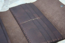 Load image into Gallery viewer, Wallet With Hook - Piel Rustika