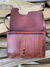 Load image into Gallery viewer, Hook Messenger Bag - One of a Kind - Piel Rustika
