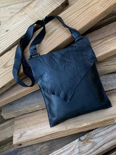 Load image into Gallery viewer, Black Crossbody Bag - One of a Kind - Piel Rustika