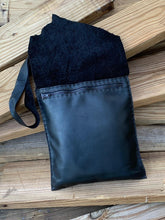 Load image into Gallery viewer, Black Crossbody Bag - One of a Kind - Piel Rustika